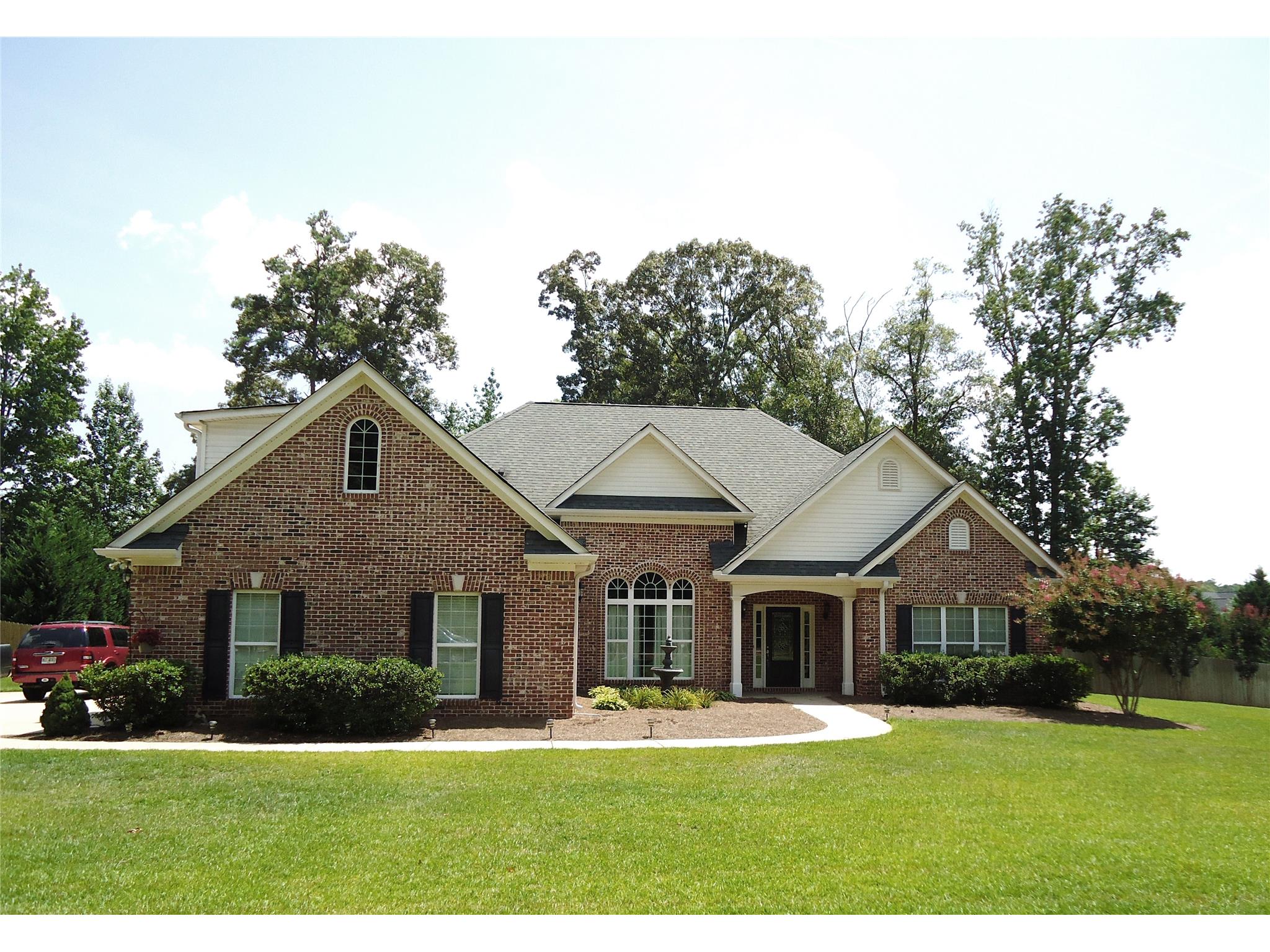 209 Hummingbird Ct, Hampton, GA 30228 photo 1
