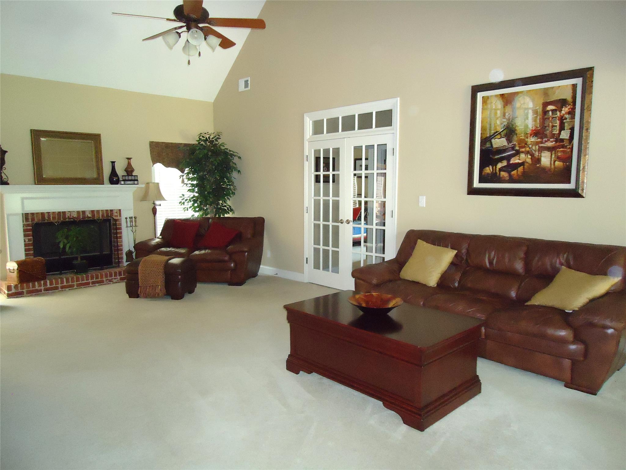 209 Hummingbird Ct, Hampton, GA 30228 photo 2