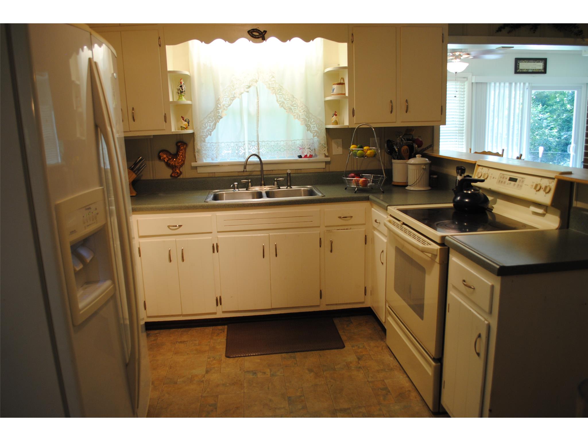 6034 Phillips Dr, Morrow, GA 30260 photo 5