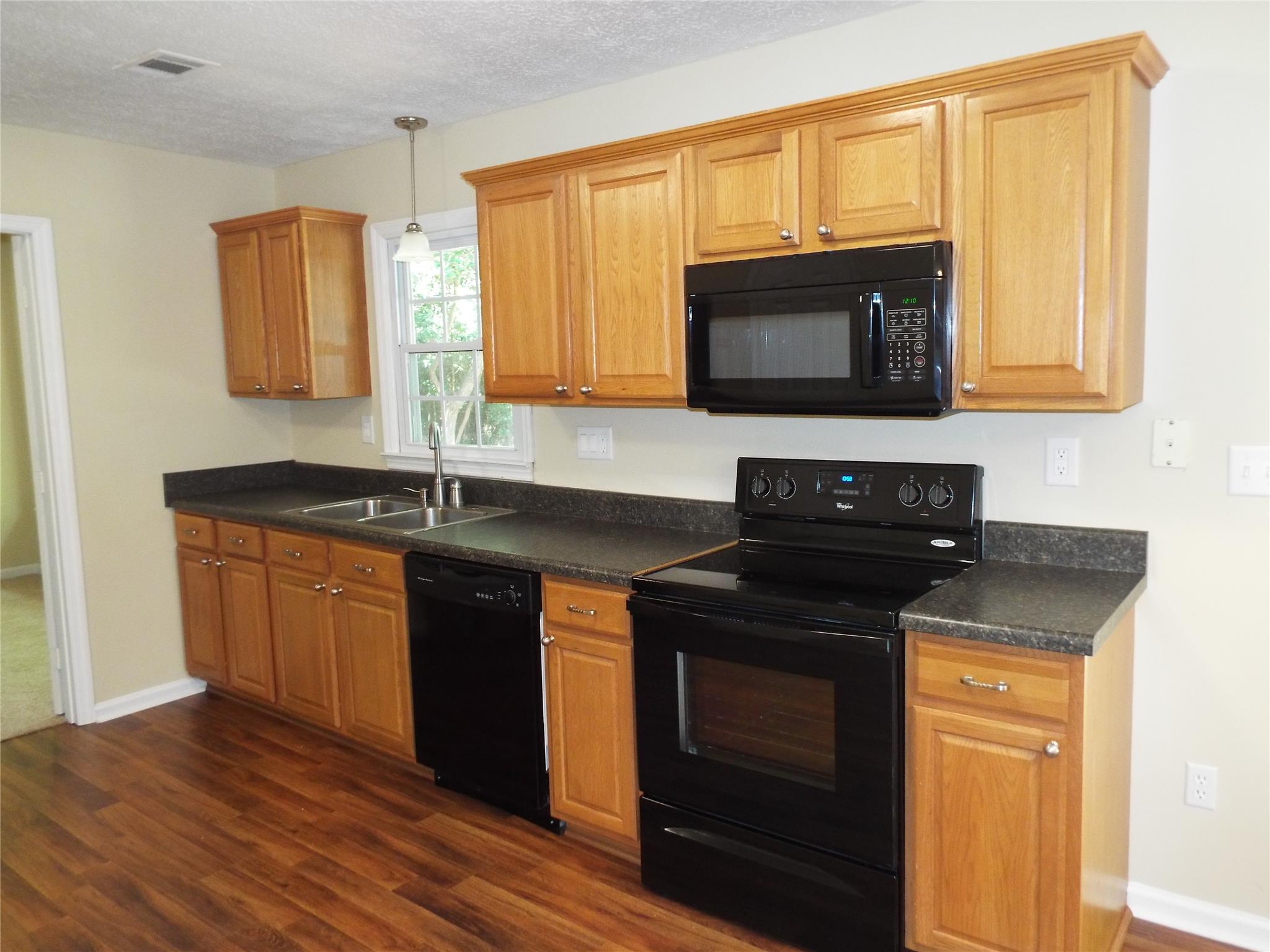232 Valencia Cir, Centerville, GA 31028 photo 4