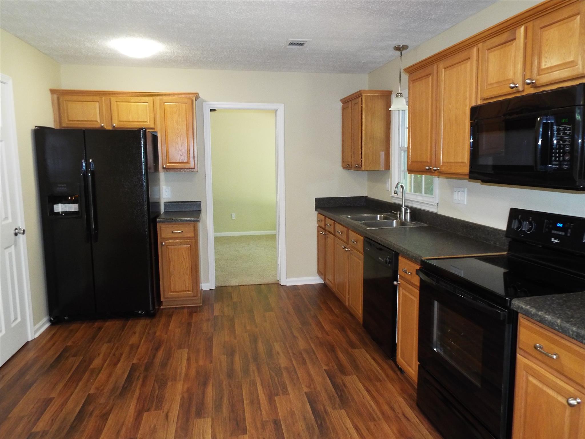 232 Valencia Cir, Centerville, GA 31028 photo 3