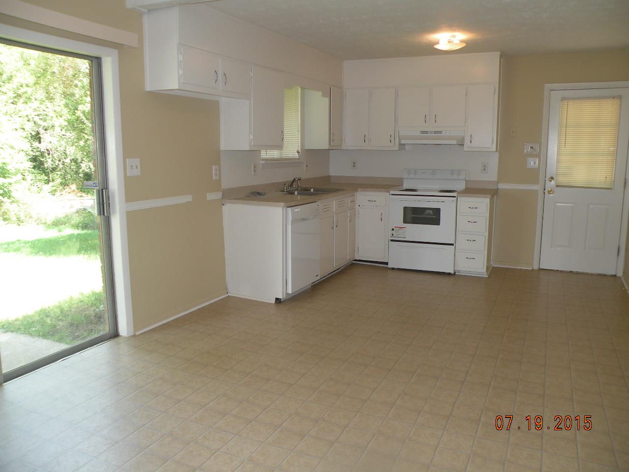 6509 Fleming Rd, Morrow, GA 30260 photo 4