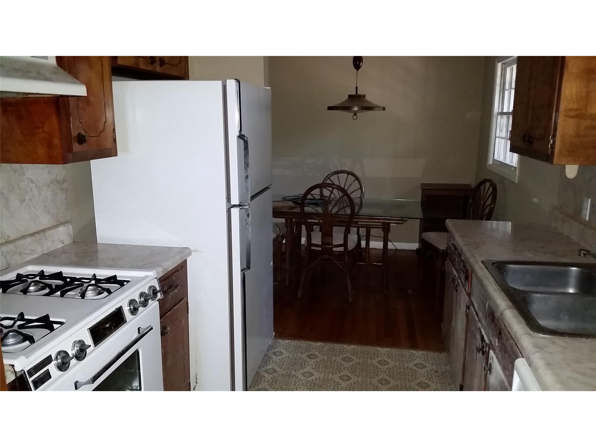 209 Pine St, Barnesville, GA 30204 photo 8