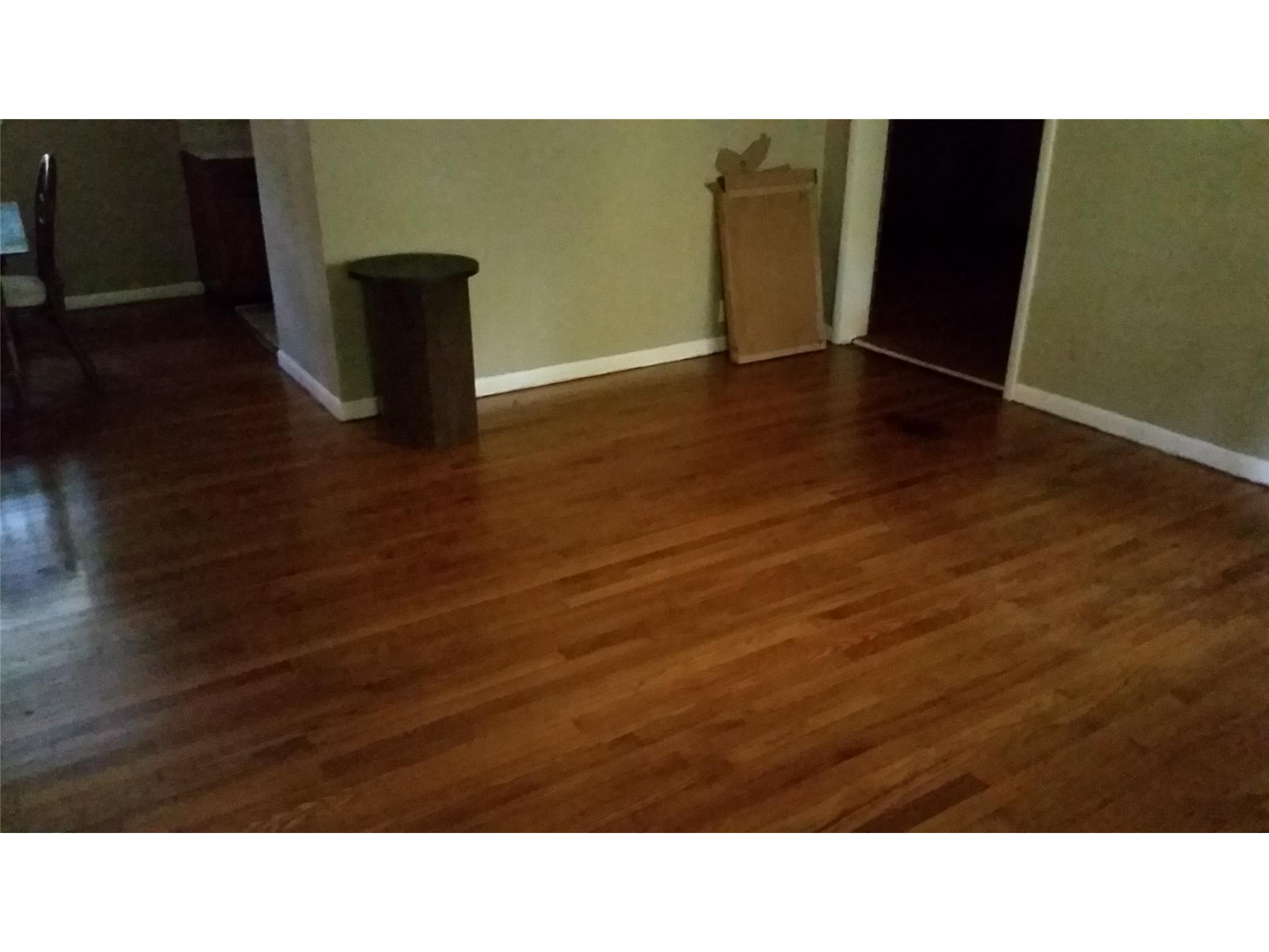 209 Pine St, Barnesville, GA 30204 photo 3