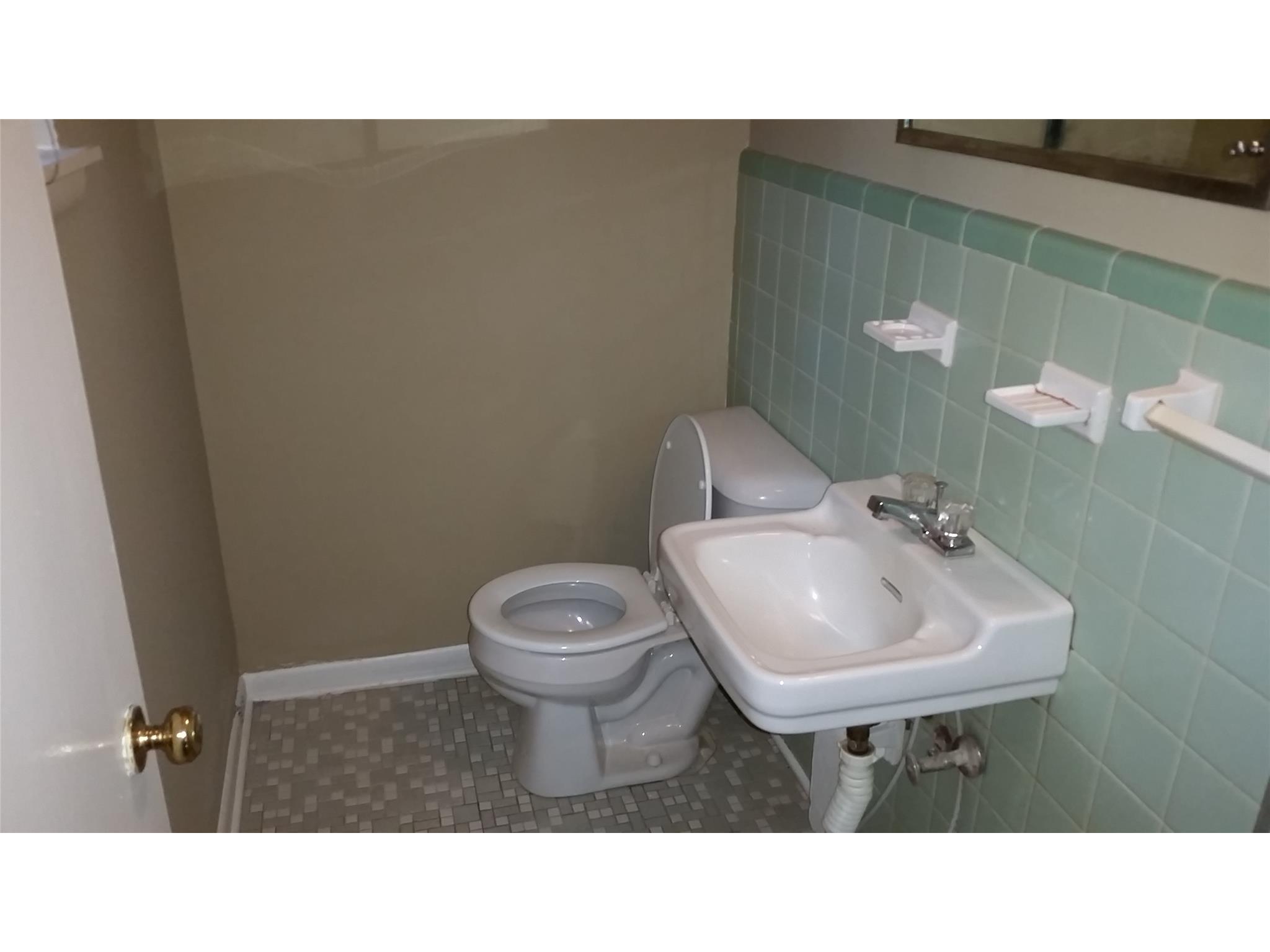 209 Pine St, Barnesville, GA 30204 photo 16