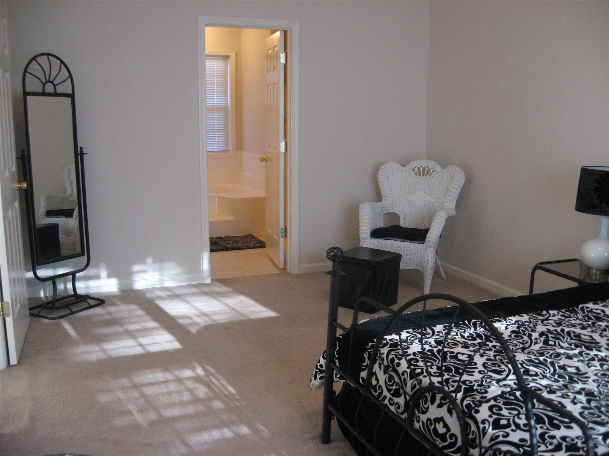 550 Devonshire Walk Dr, Suwanee, GA 30024 photo 5