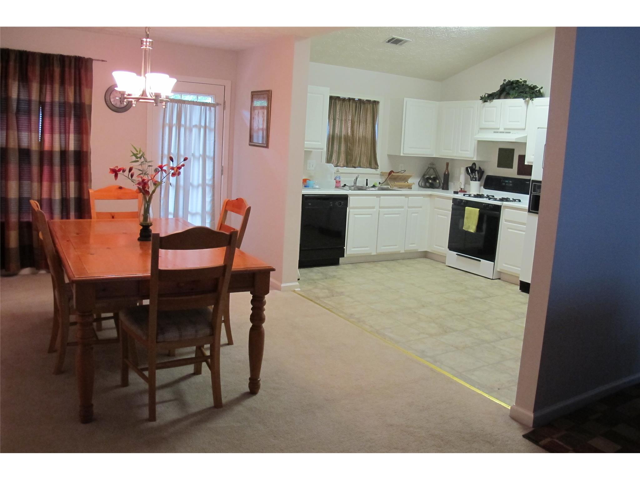 550 Devonshire Walk Dr, Suwanee, GA 30024 photo 15