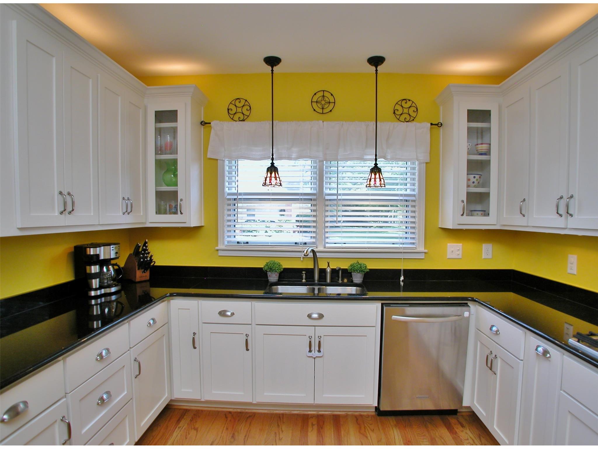 1322 Riverside Dr, Gainesville, GA 30501 photo 9