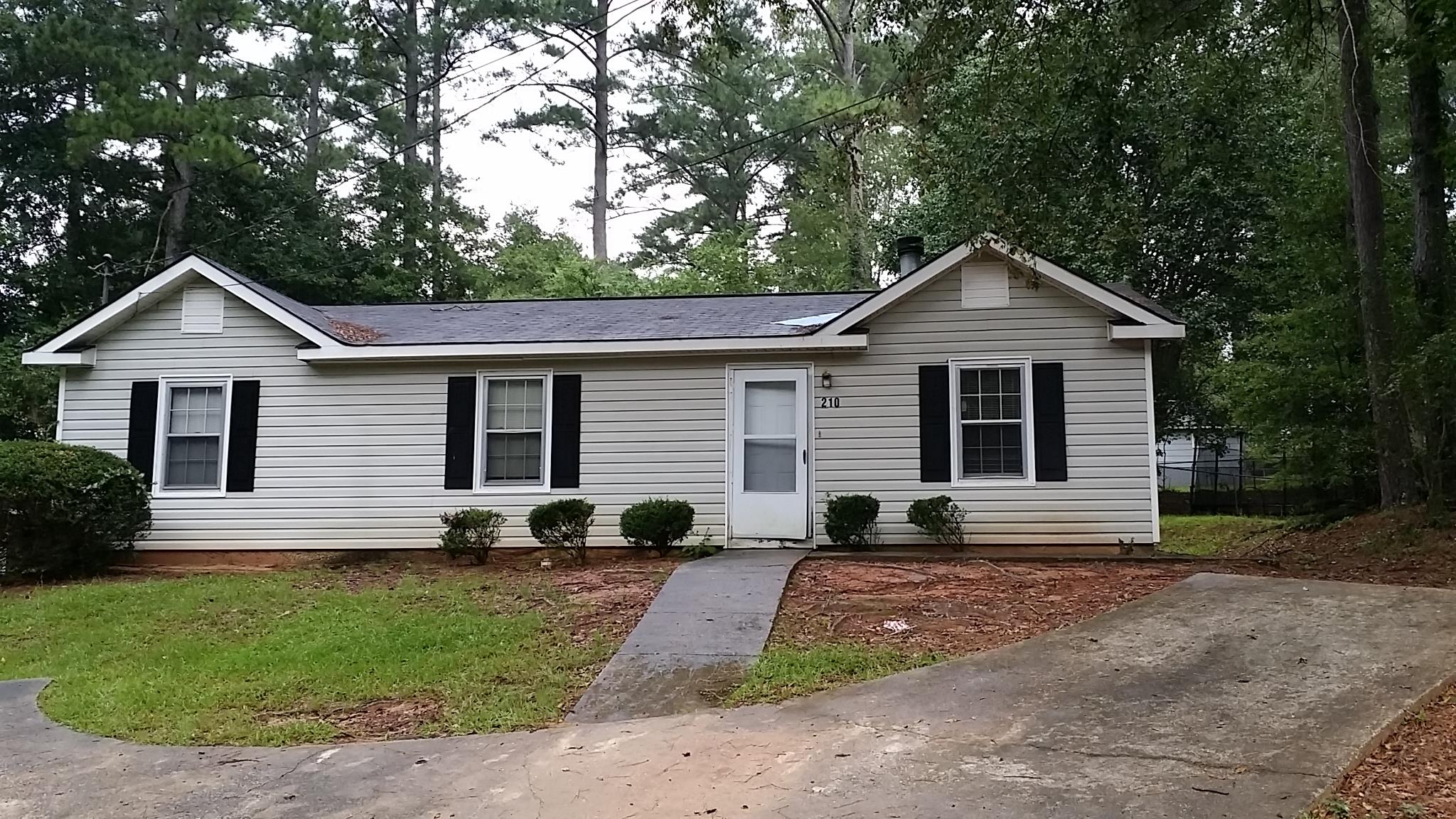 210 Chesterfield Pl, Lagrange, GA 30240 photo 1