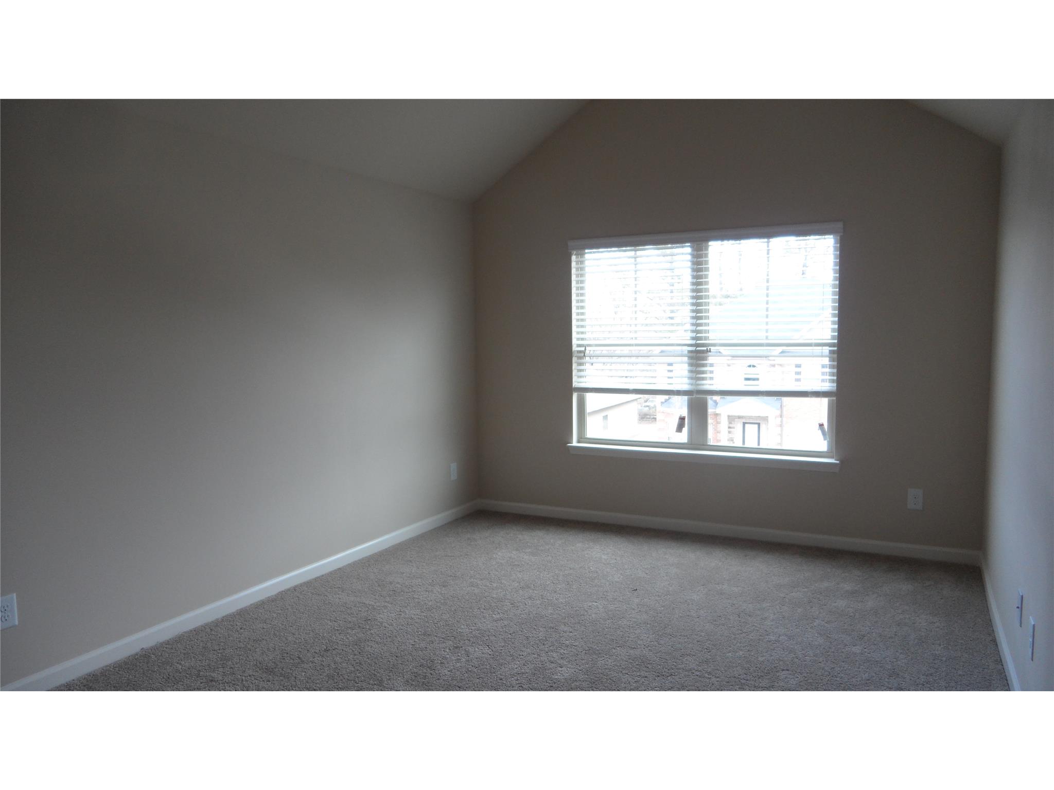 562 Madison Park Dr, Grayson, GA 30017 photo 9