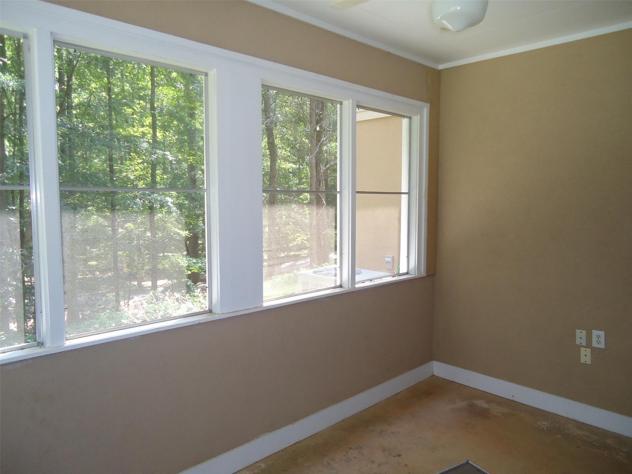 308 Sherwood Dr, Lagrange, GA 30241 photo 8
