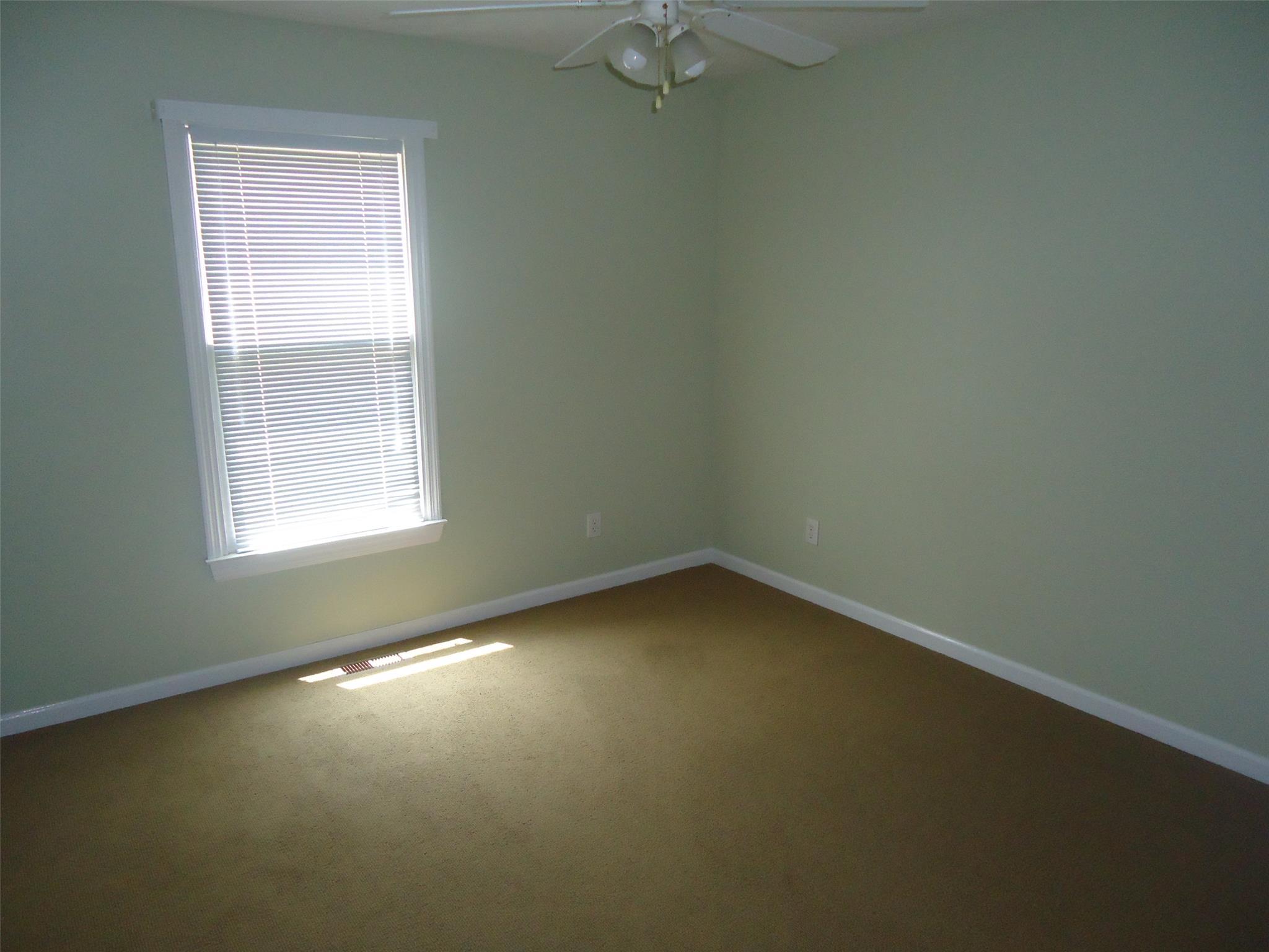 308 Sherwood Dr, Lagrange, GA 30241 photo 14