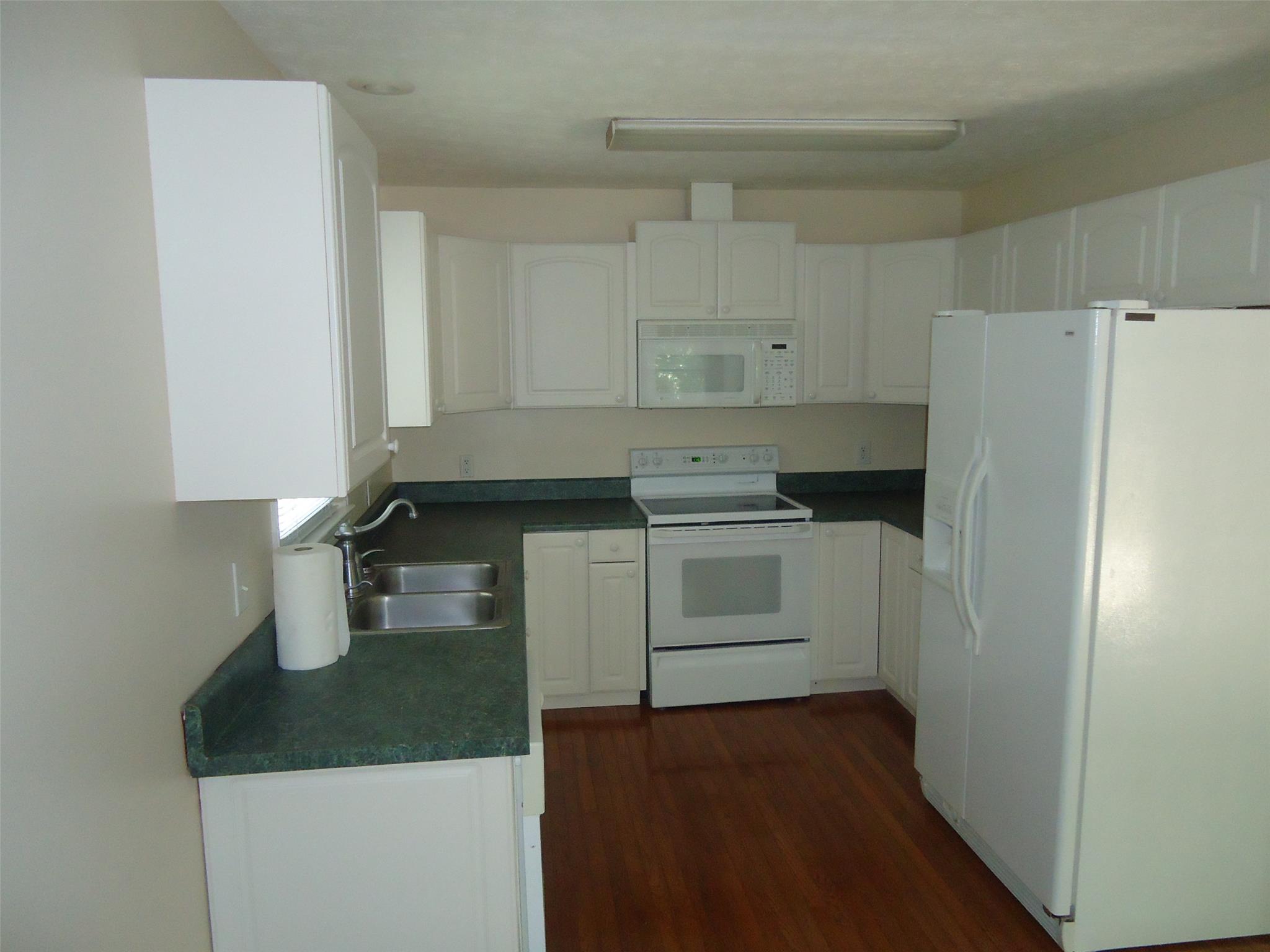 308 Sherwood Dr, Lagrange, GA 30241 photo 4