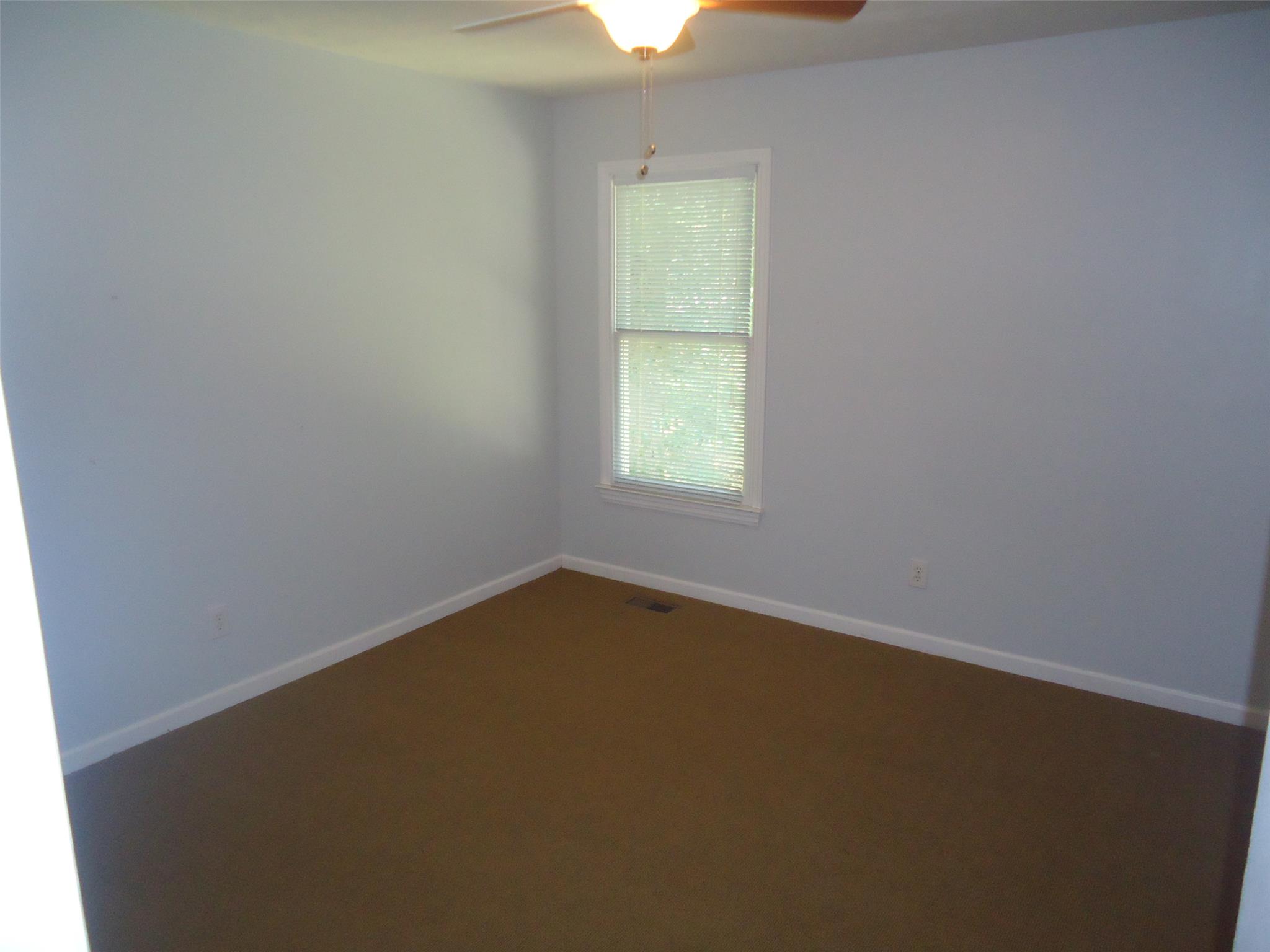 308 Sherwood Dr, Lagrange, GA 30241 photo 15