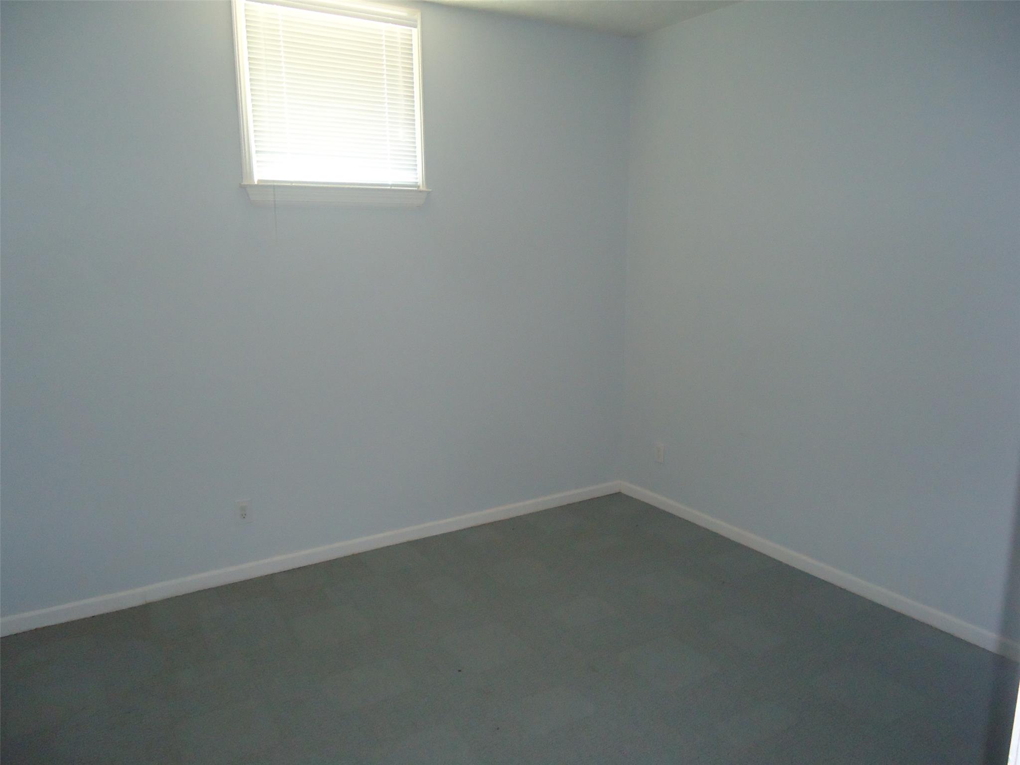 308 Sherwood Dr, Lagrange, GA 30241 photo 5