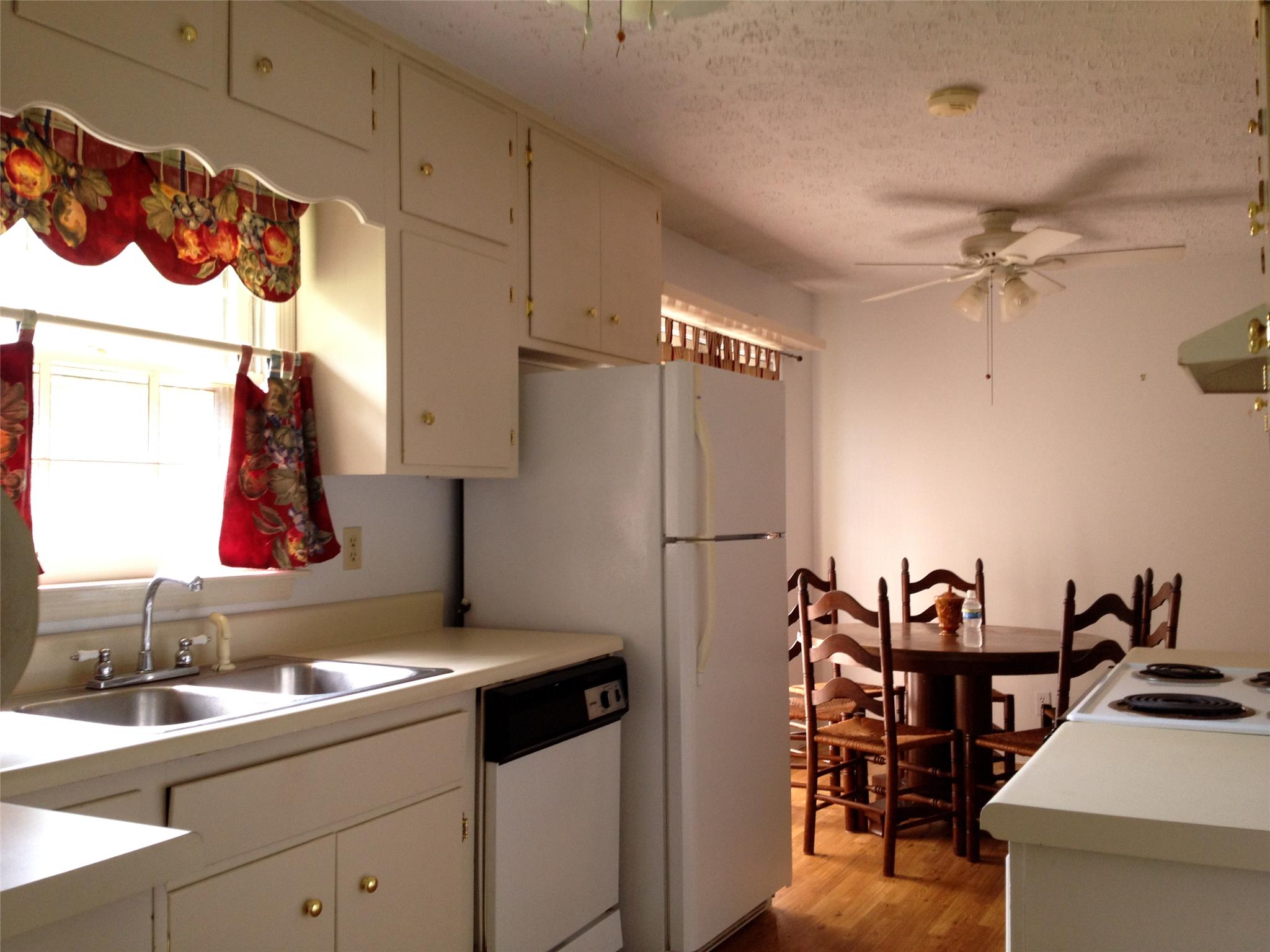 124 Edwards Dr, Toccoa, GA 30577 photo 4