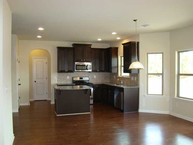 717 Flag St, Canton, GA 30114 photo 4