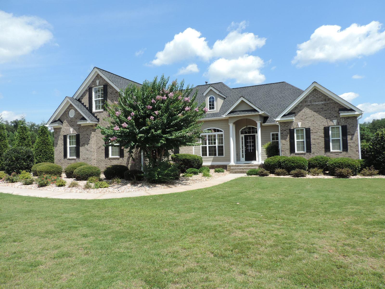 100 Carrisk Ct, Tyrone, GA 30290 photo 1
