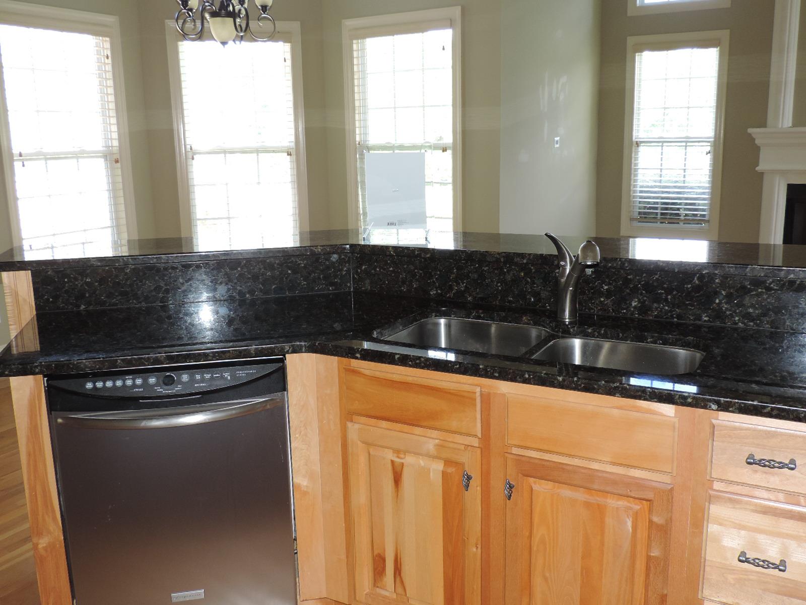 100 Carrisk Ct, Tyrone, GA 30290 photo 5