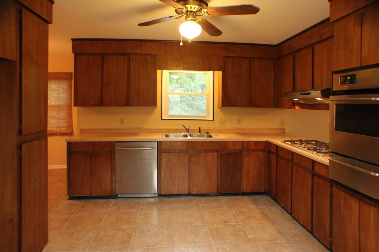 405 Terrell Dr, Warner Robins, GA 31088 photo 4