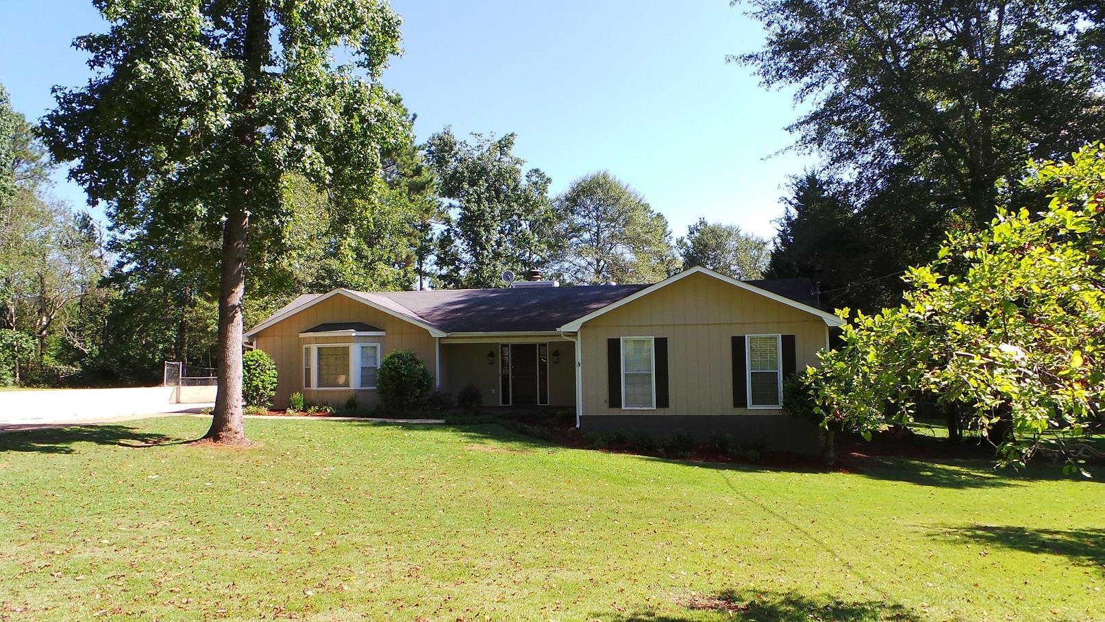 132 Hazel Way, Lagrange, GA 30240 photo 1
