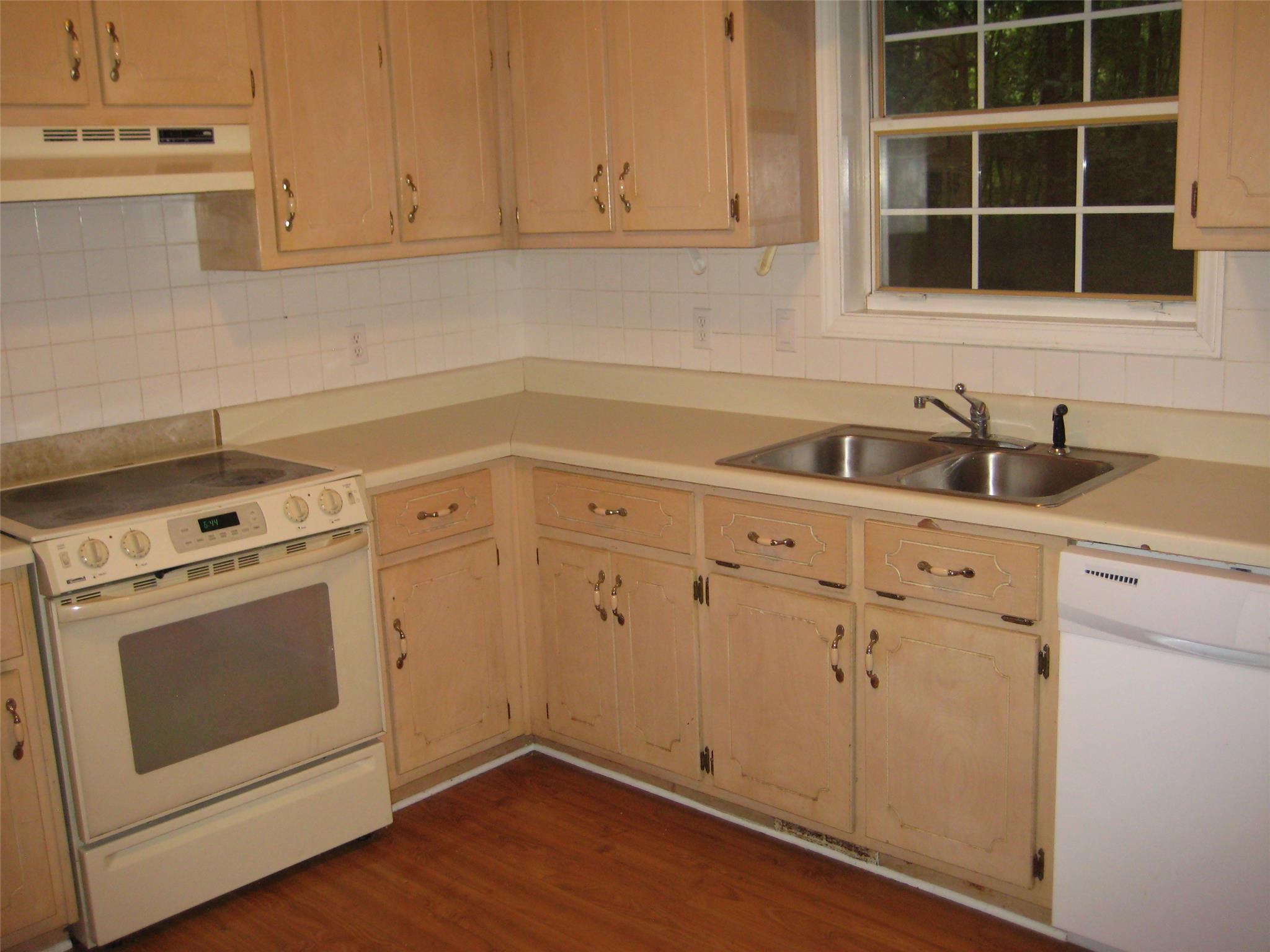 9170 Pine Tree Cir, Gainesville, GA 30506 photo 3