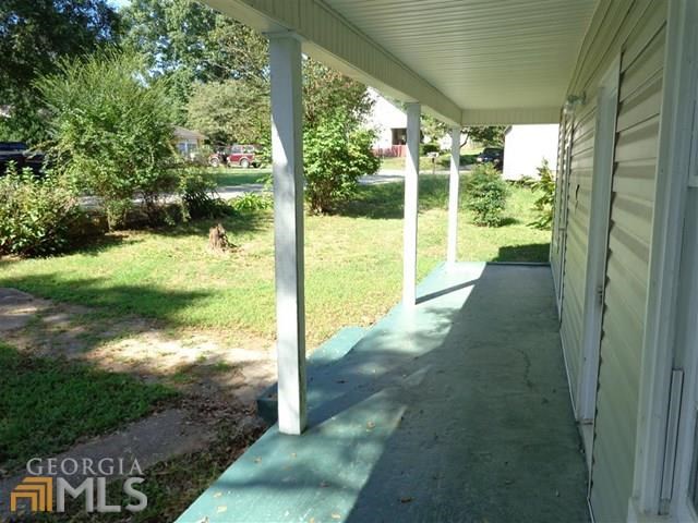 28 E Kimble St, Newnan, GA 30263 photo 3