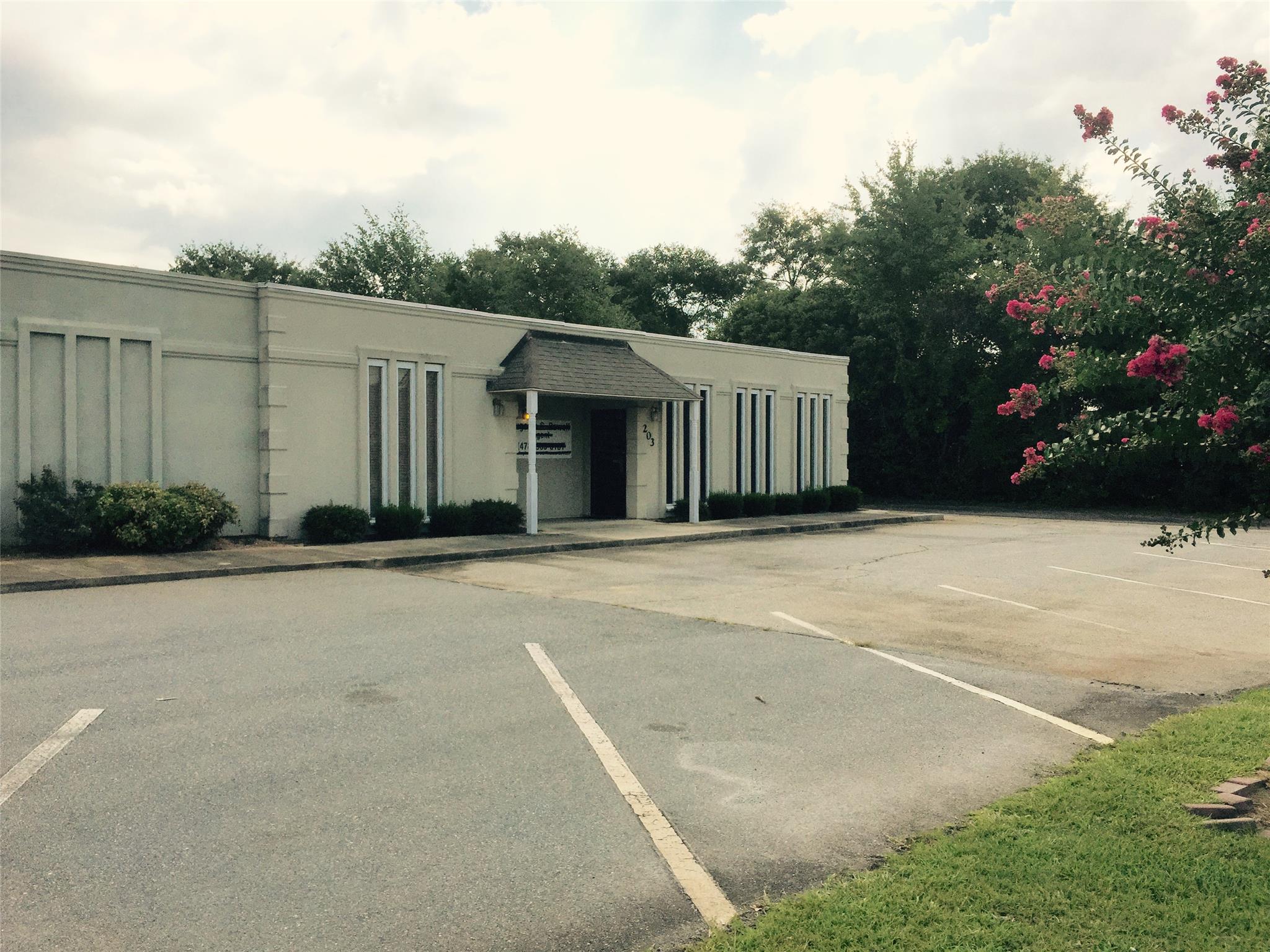 203 W White Rd, Byron, GA 31008 photo 1