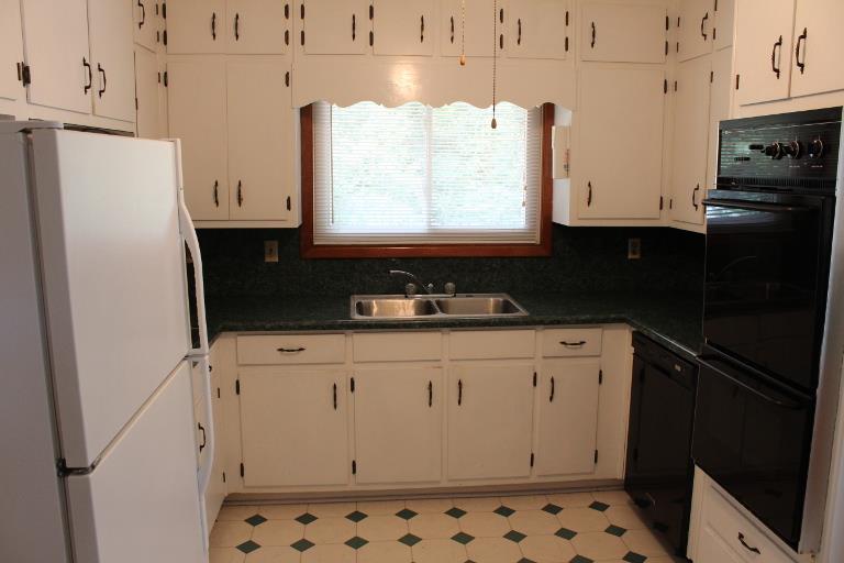 3072 Claiborne Dr, Duluth, GA 30096 photo 4