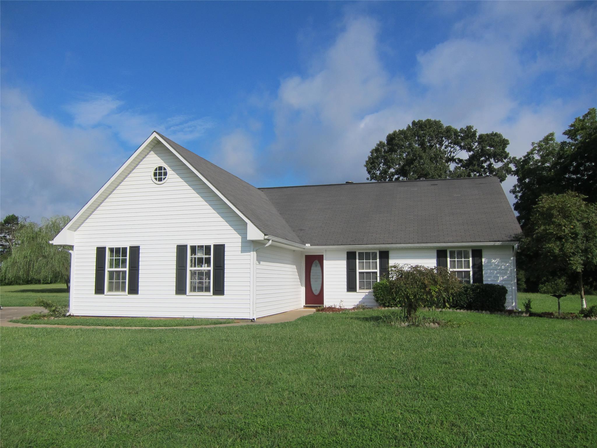 120 Millstone Dr, Commerce, GA 30530 photo 1