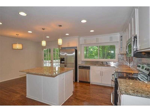 3924 Captain Dr, Atlanta, GA 30341 photo 7