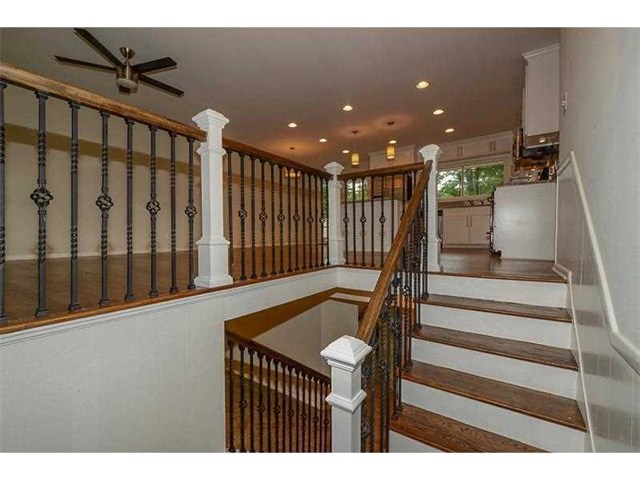3924 Captain Dr, Atlanta, GA 30341 photo 4