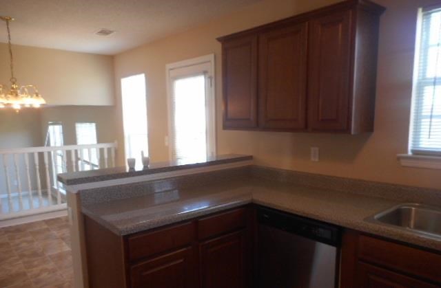 3364 Waggoner Pl, Rex, GA 30273 photo 6