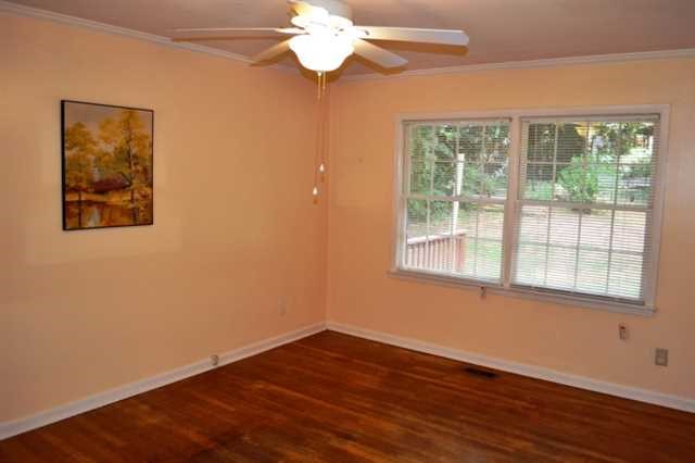 3865 Carlton Dr, Atlanta, GA 30341 photo 2