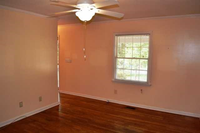 3865 Carlton Dr, Atlanta, GA 30341 photo 3