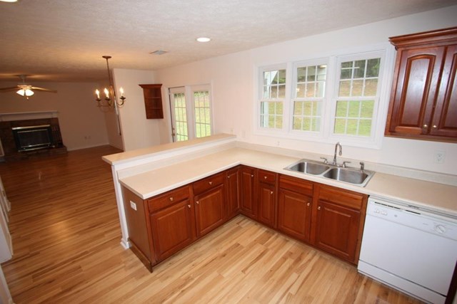 111 Wellington Dr, Lagrange, GA 30241 photo 3