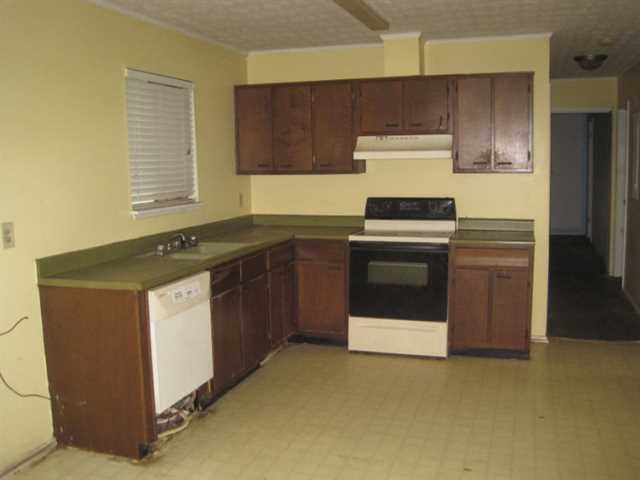 6226 Fieldcrest Dr, Morrow, GA 30260 photo 2