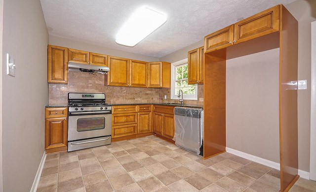 6227 Continental Cir, Morrow, GA 30260 photo 10