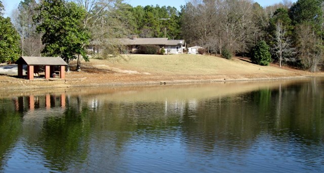 123 Ash Dr, Lagrange, GA 30240 photo 1