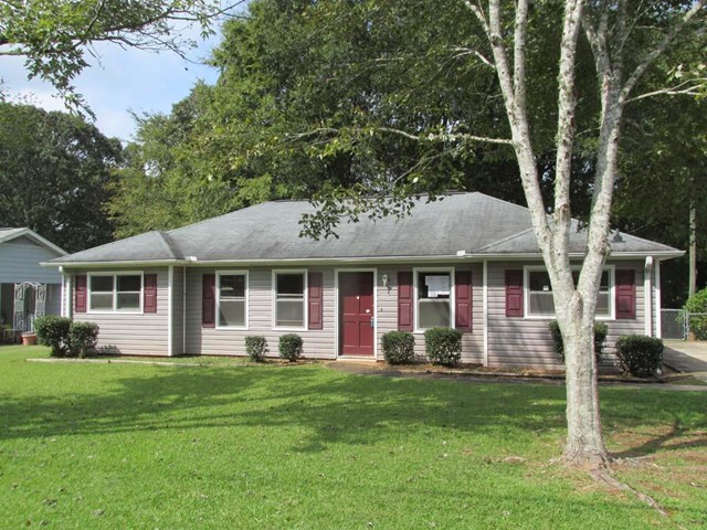 102 Glendale Dr, Lagrange, GA 30240 photo 1