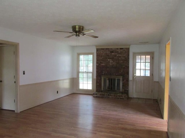 102 Glendale Dr, Lagrange, GA 30240 photo 2