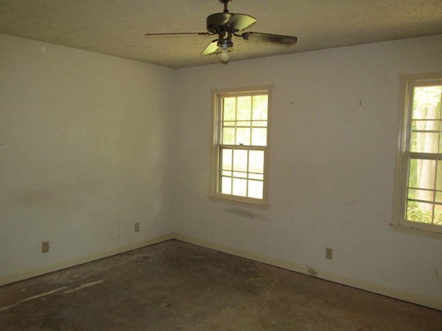 102 Glendale Dr, Lagrange, GA 30240 photo 4