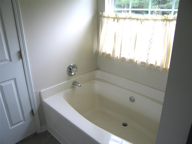 825 Masters Dr, Monroe, GA 30655 photo 10