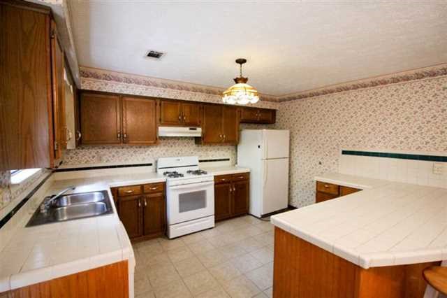 2326 Edge Ct, Duluth, GA 30096 photo 3