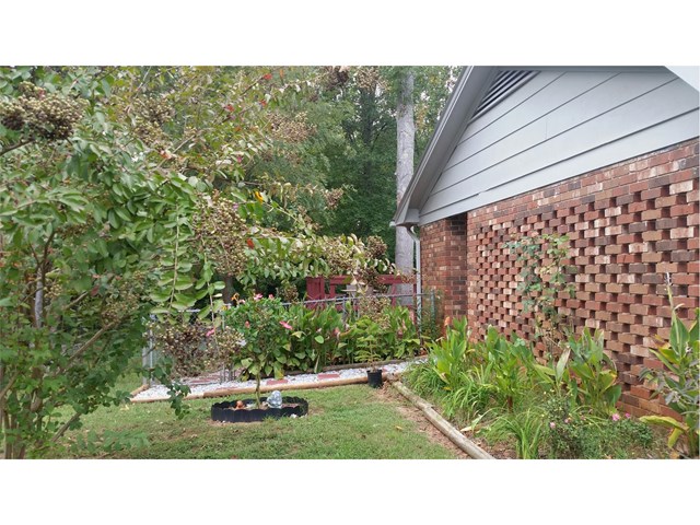 45 Leigh St, Commerce, GA 30529 photo 2
