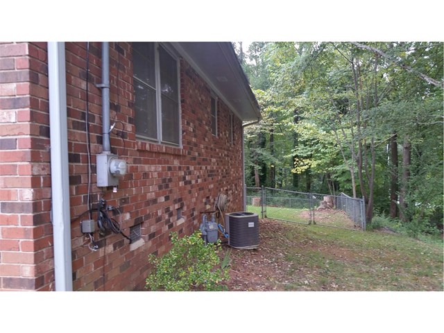 45 Leigh St, Commerce, GA 30529 photo 3