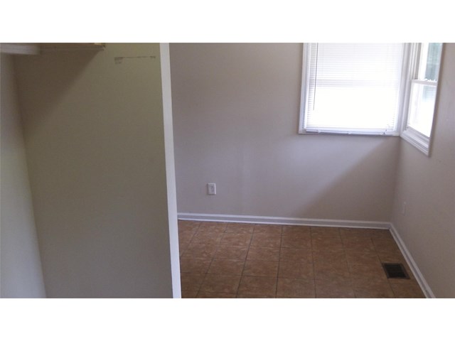 641 Shellnut Dr, Forest Park, GA 30297 photo 3