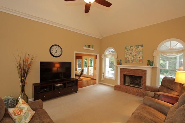 1989 Firelight Ln, Buford, GA 30519 photo 6