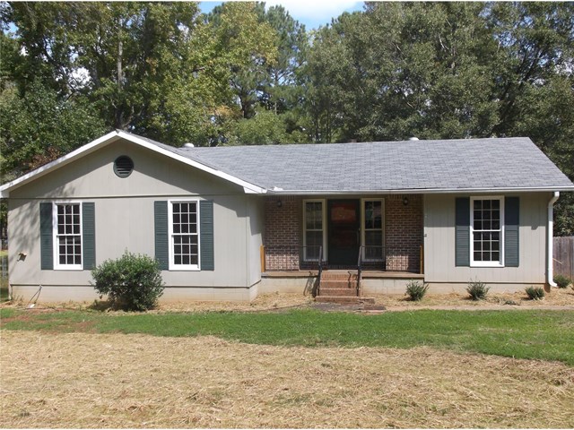 208 Hearthstone Dr, Lagrange, GA 30241 photo 1