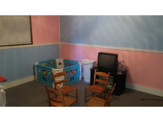 303 N Pond St, Toccoa, GA 30577 photo 8